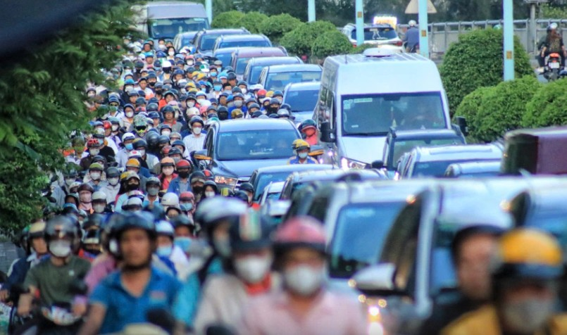 Năm 2030, Hà Nội sẽ chuyển toàn bộ xe taxi chạy xăng, dầu sang xe điện